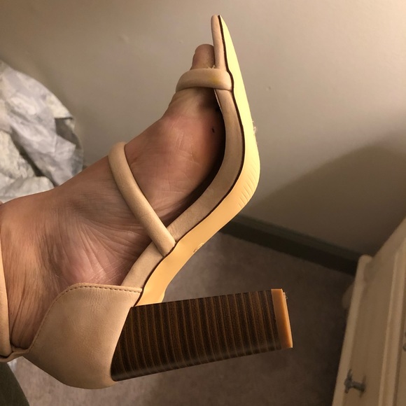 NWOT Nude ankle strap heel - Picture 3 of 5